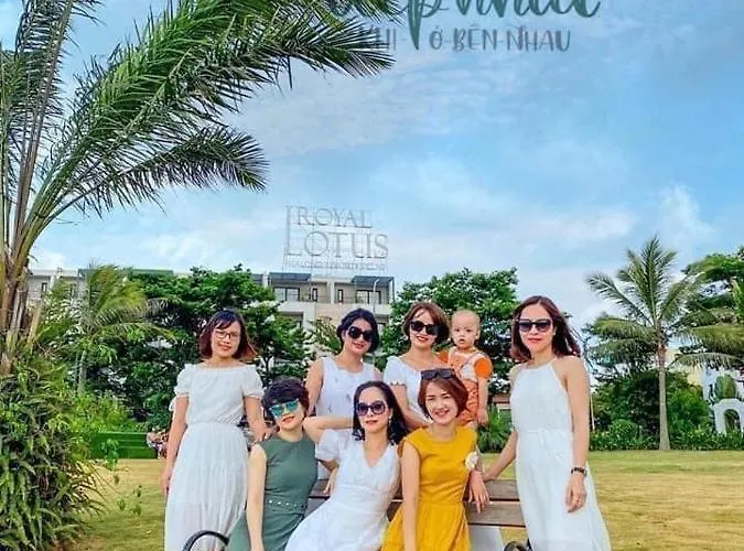 Khách sạn hẻo lánh Royal Lotus 5 Bedroom Hạ Long